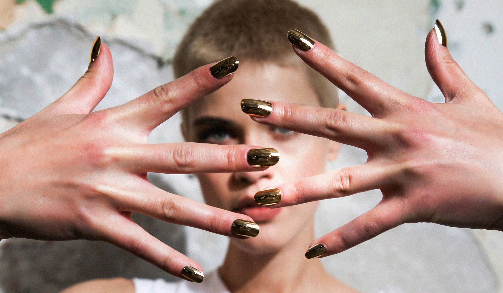 Black and Gold Ombre nails | Nail Design | Nail art | Beautiful | Stylish  nails, Gel nails, Simple nails