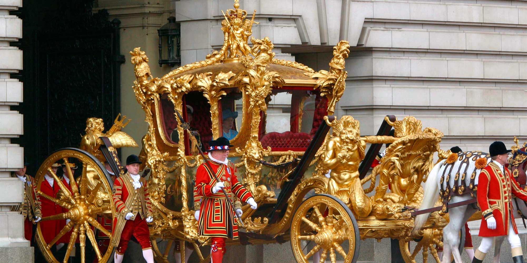 queen elizabeth coronation carriage