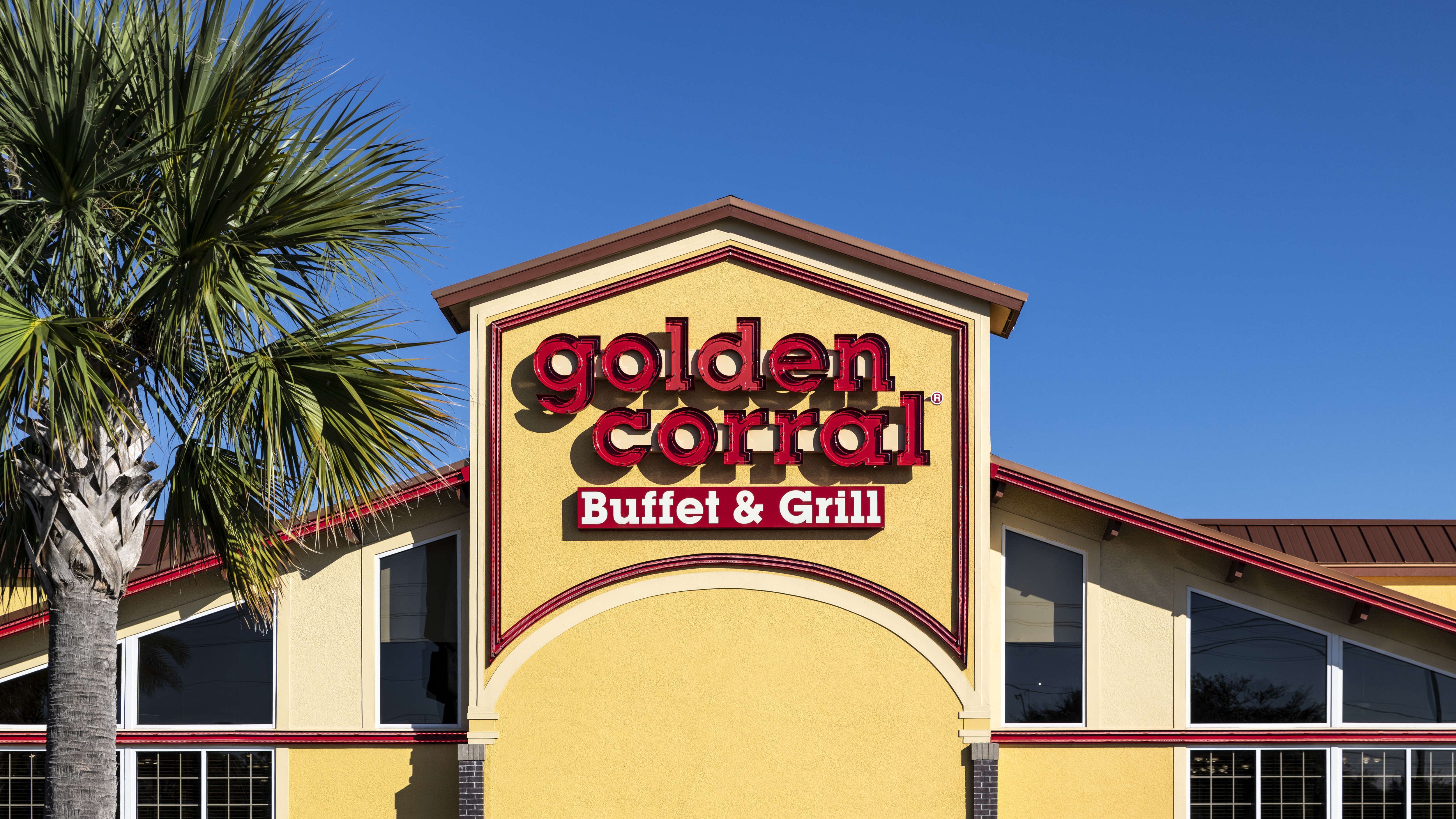 Golden Corral Added Alcohol And Plated Meals To Menus