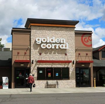 is golden corral open on christmas day