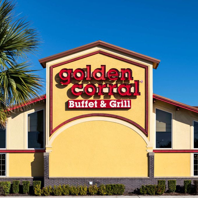 is golden corral open on thanksgiving