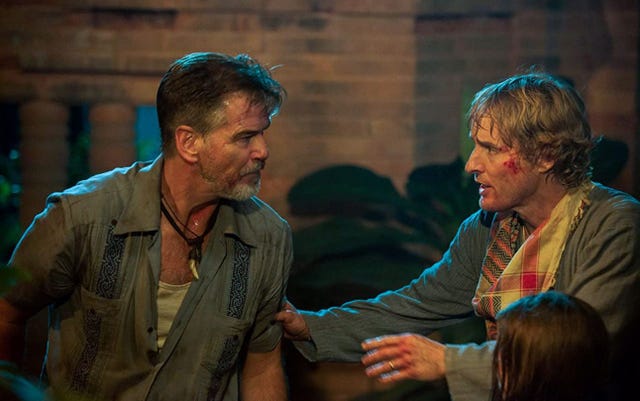golpe de estado 2015, con owen wilson y pierce brosnan