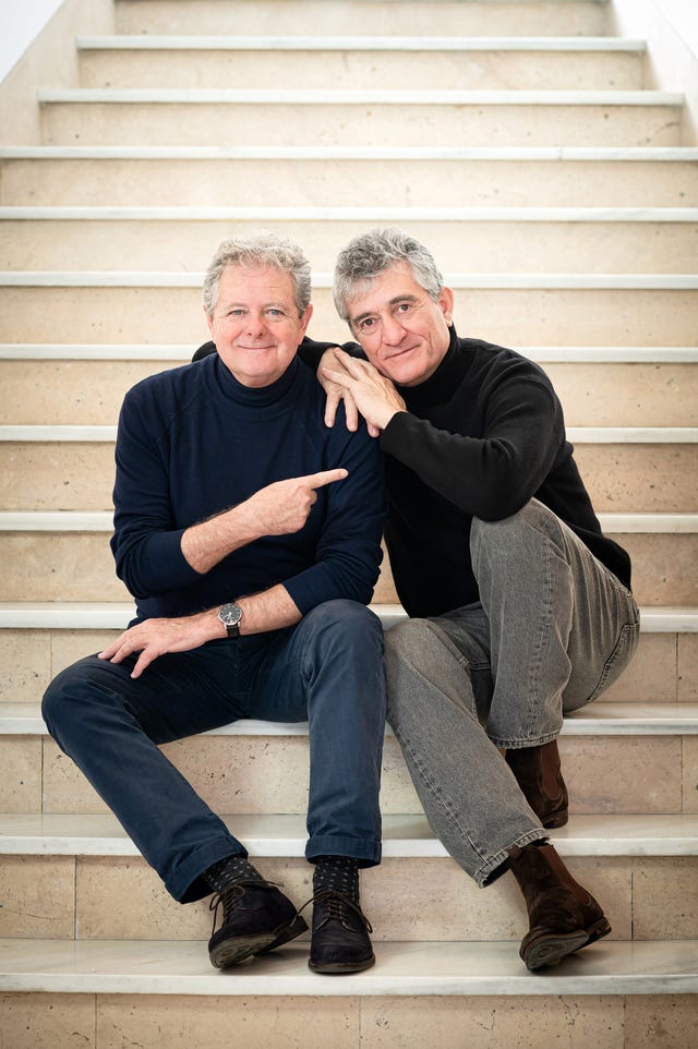 juan luis cano y guillermo fesser, del duo gomaespuma, posan para su entrevista con rosa villacastin en diez minutos