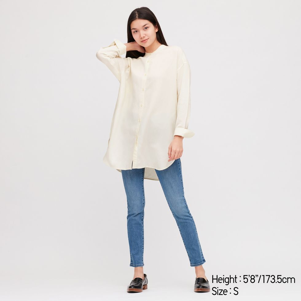 Clothing, White, Sleeve, Neck, Shoulder, Outerwear, Joint, Collar, Beige, Fashion model, 