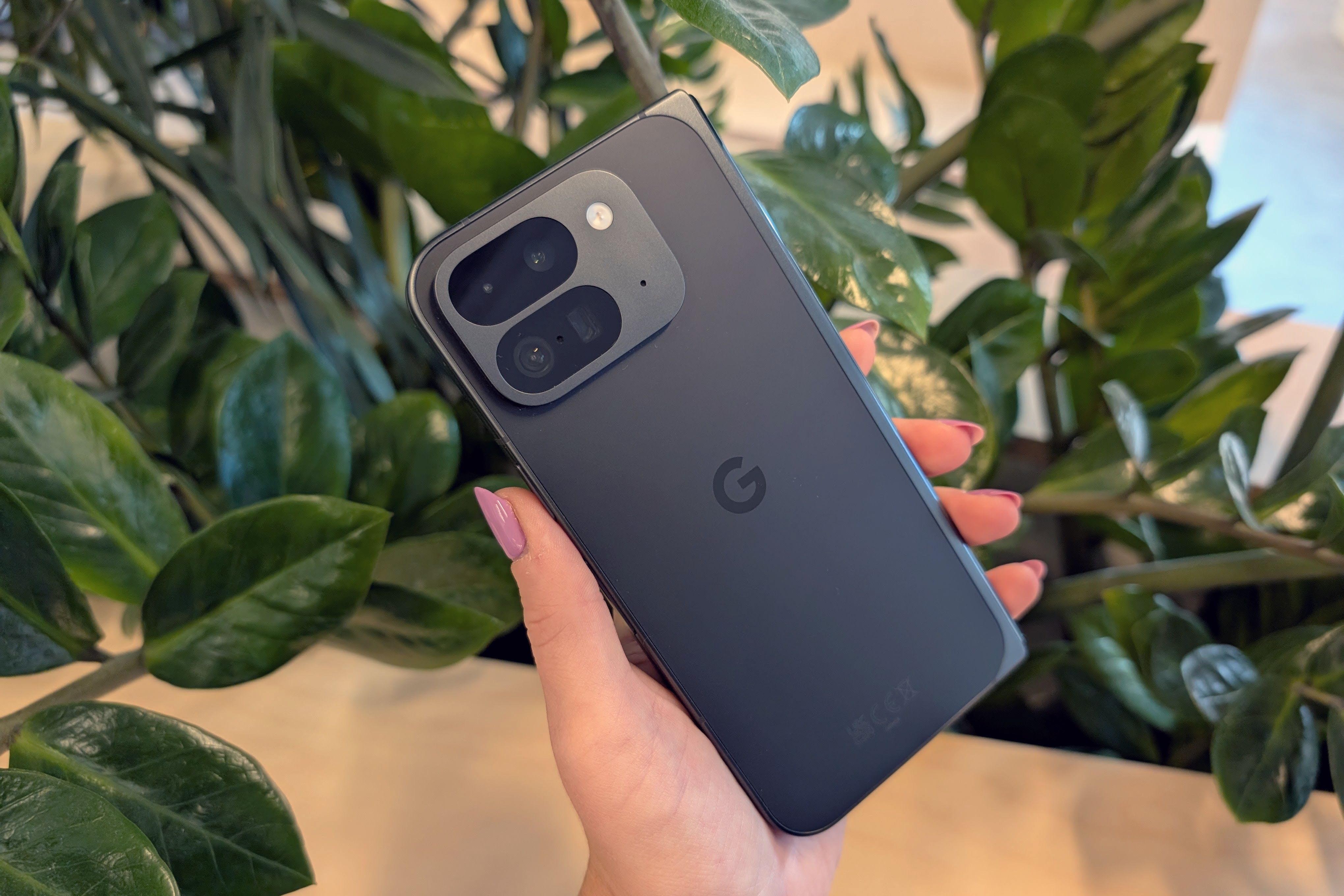 Обзор Google Pixel 9 Pro Fold: лучший складной телефон для любителей развлечений