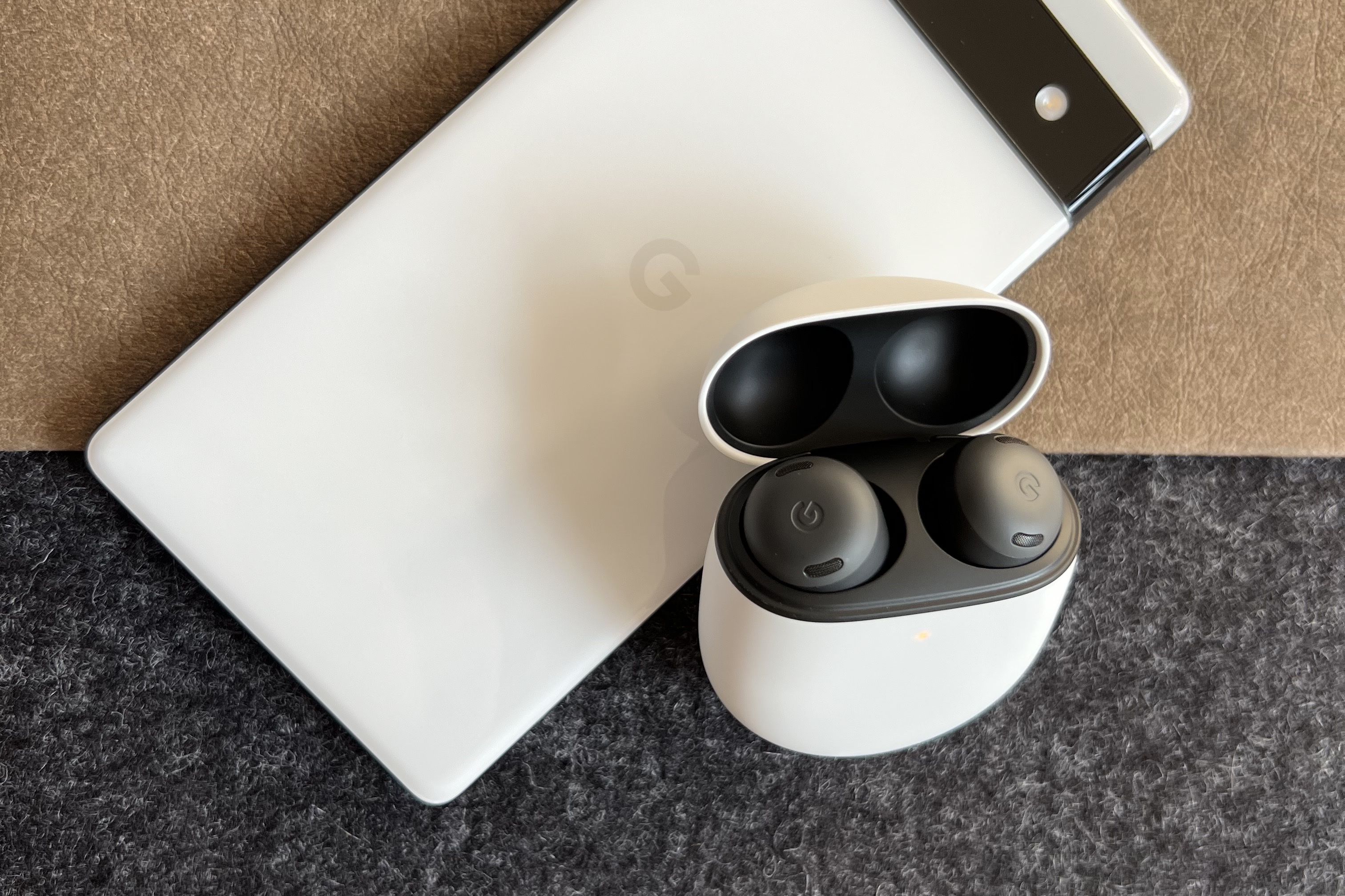 Google Pixel Buds Pro チャコール 最新 美しい - イヤホン