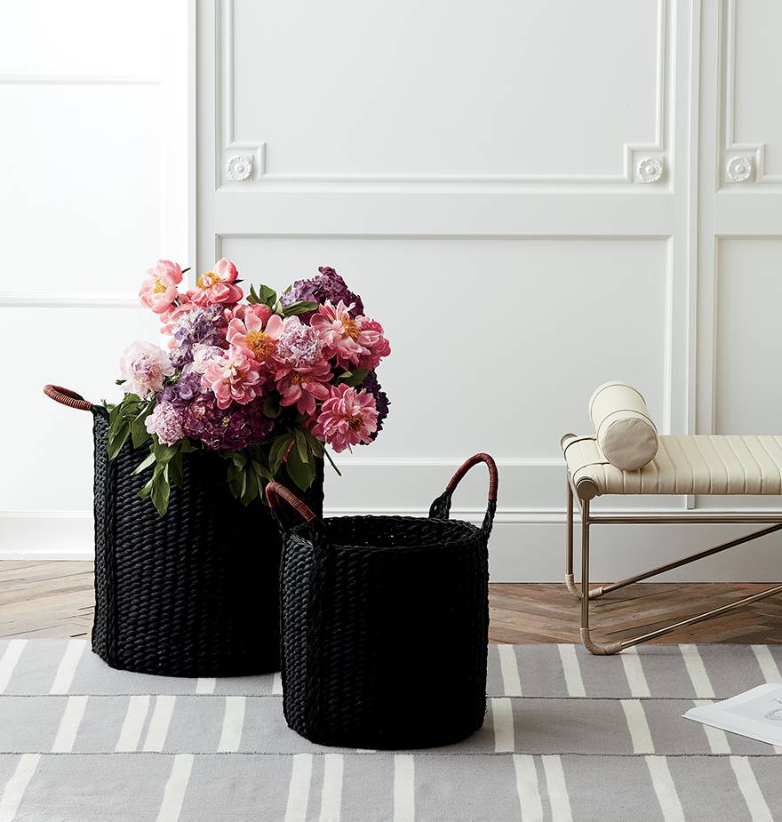 Flowerpot, Room, Table, Floor, Furniture, Flower, Interior design, Houseplant, Plant, Vase, 