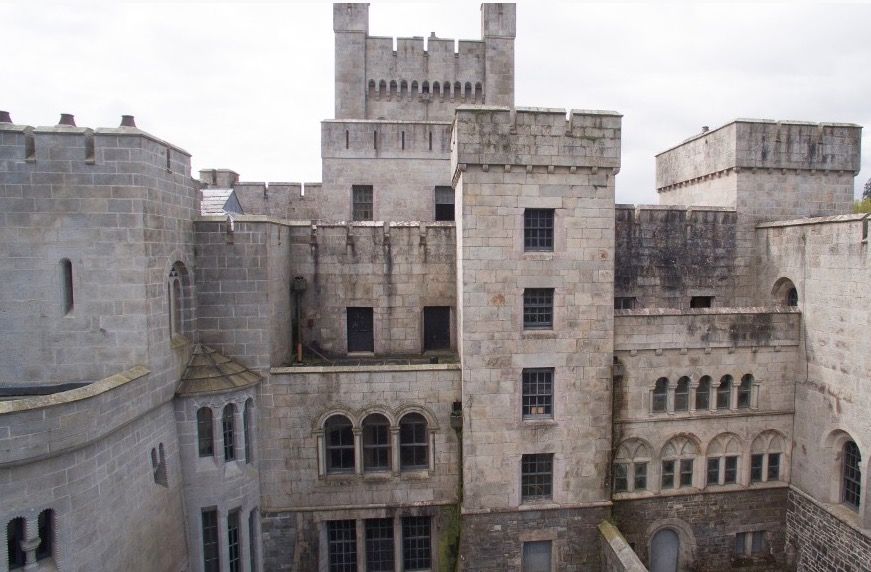 Gosford Castle - Game of Thrones - Riverrun - close - Maison Real Estate