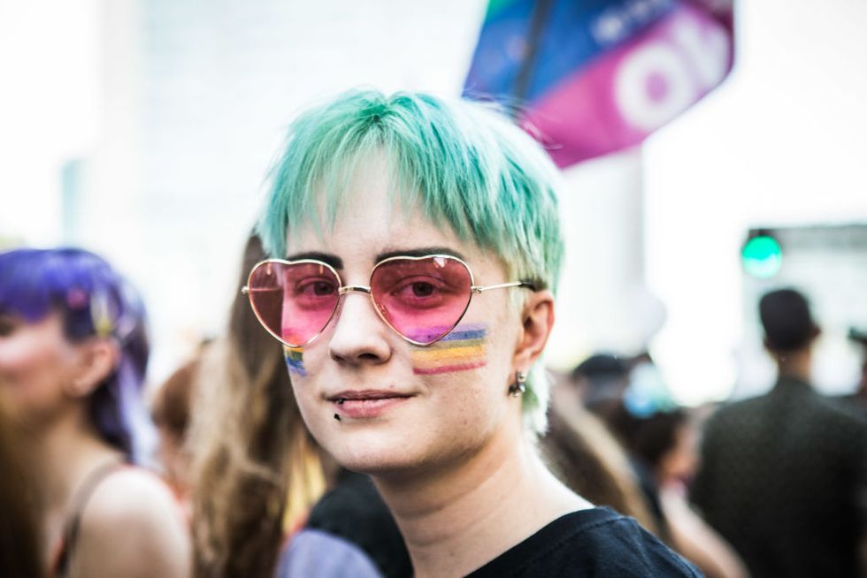 il governo contro i farmaci per gli adolescenti trans