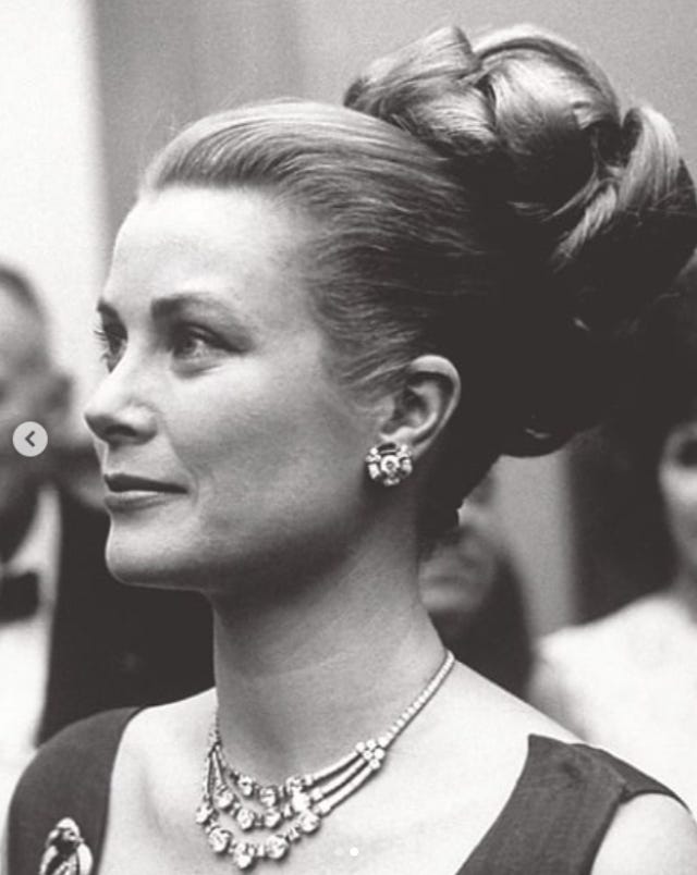 Grace Kelly, Grace Kelly collar