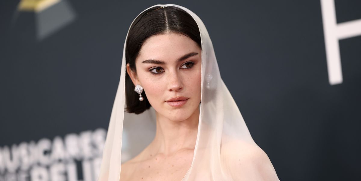 Gracie Abrams Goes Bridal in a Chanel Butter Chiffon Dress at 2025 Grammys