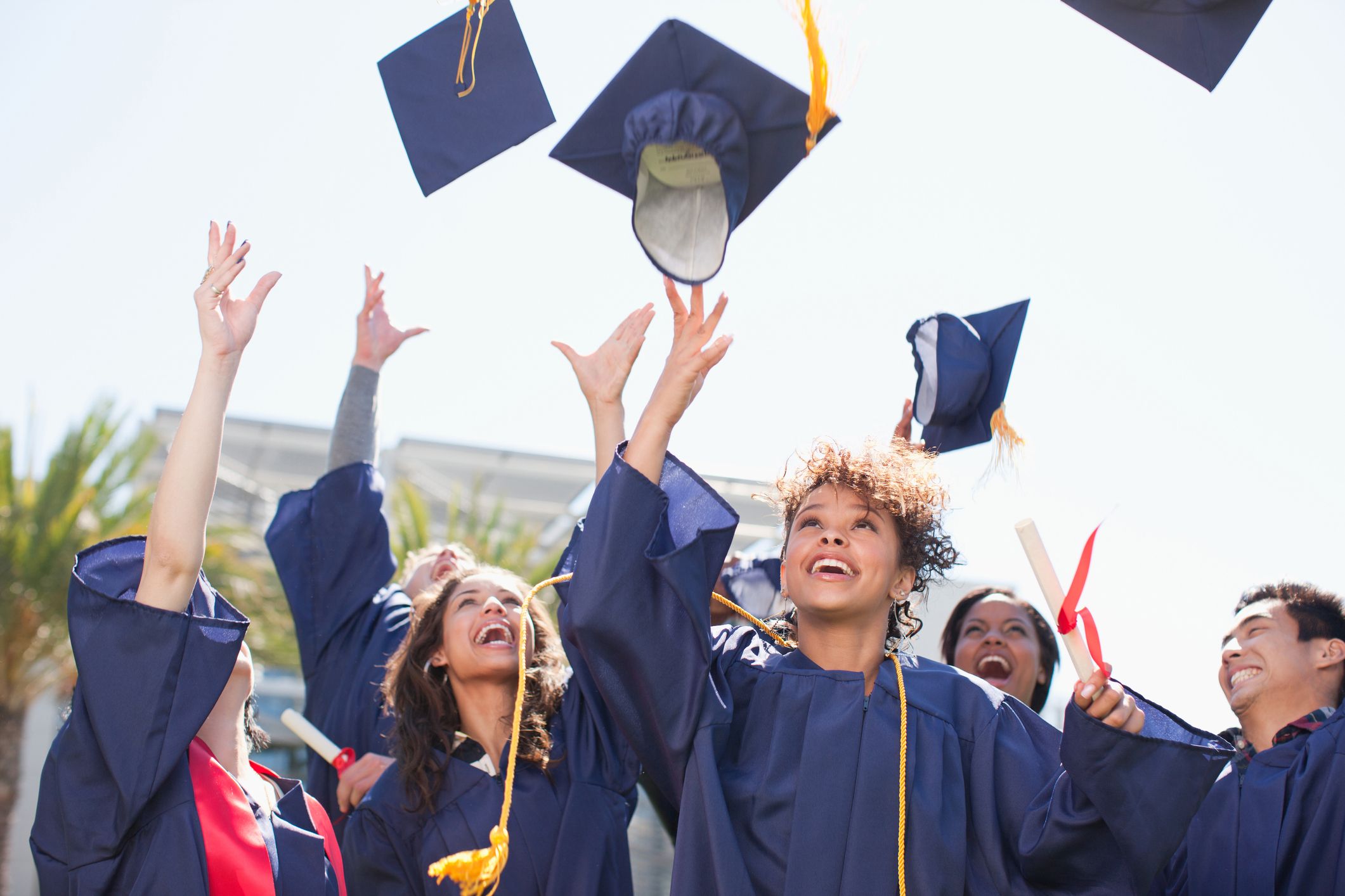 50+ Meaningful Graduation Wishes to Celebrate Their Success