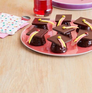 graduation brownie bites