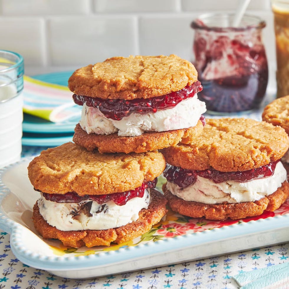 pbj sandwich graduation desserts