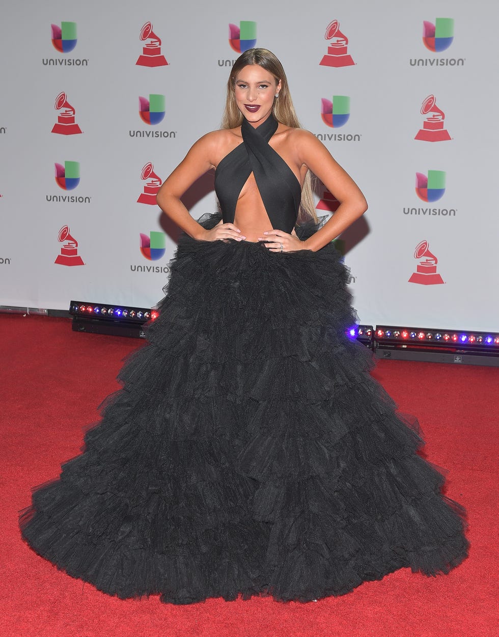 Red carpet, Clothing, Dress, Carpet, Gown, Fashion, Flooring, Event, Long hair, Premiere, 