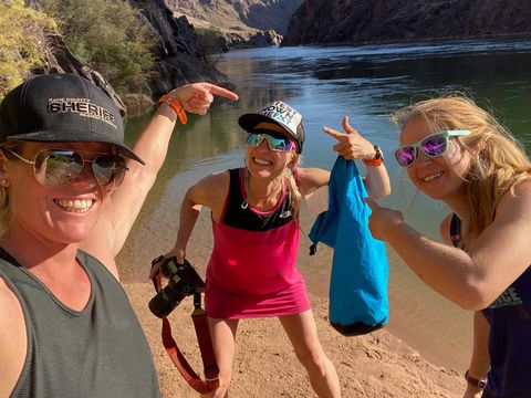 friends competing in the 2020 grand canyon alt fkt in october 2020