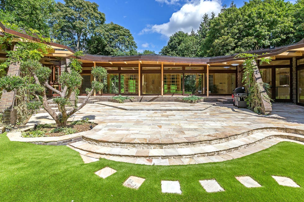 breathtaking-grand-designs-home-for-sale-in-hertfordshire