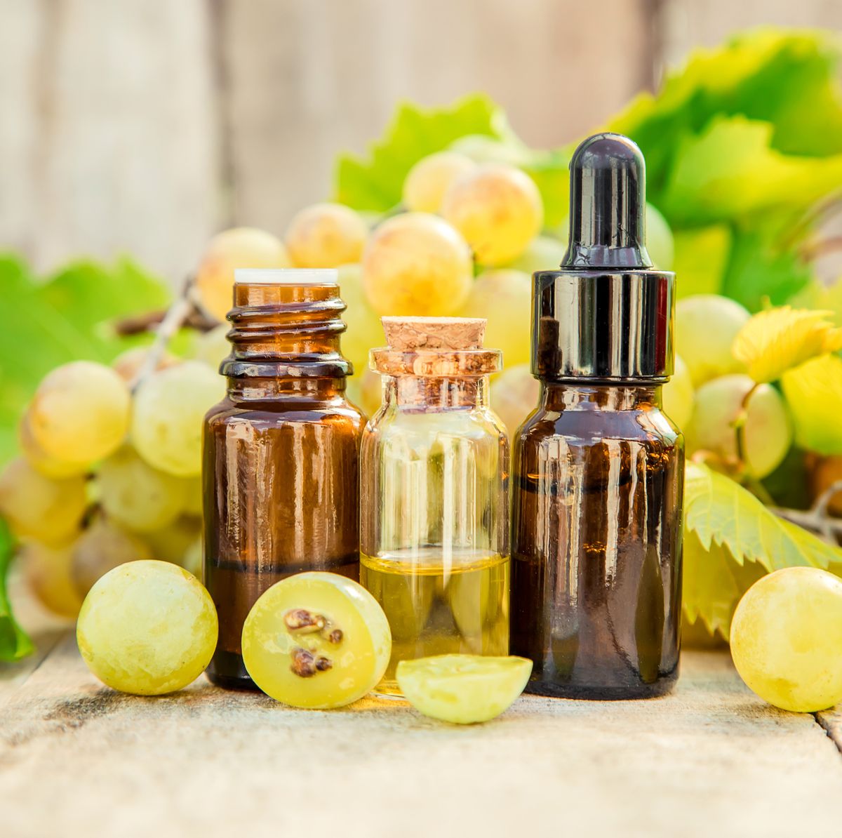 5 Amazing Grapeseed Oil Benefits and Uses for Your Skin