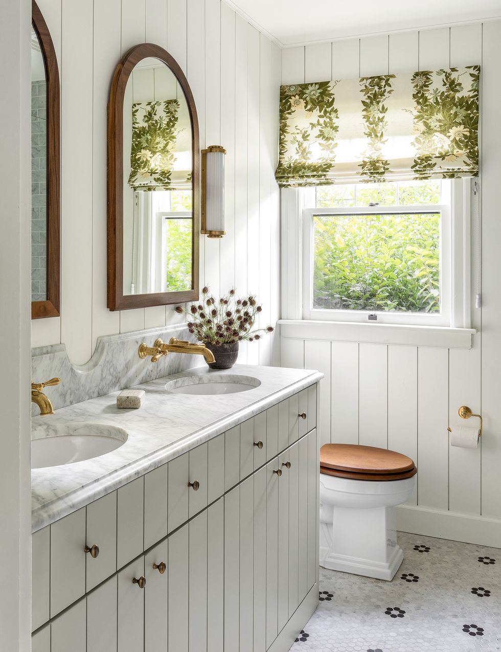 10 Decorative Designs For Your Small Bathroom