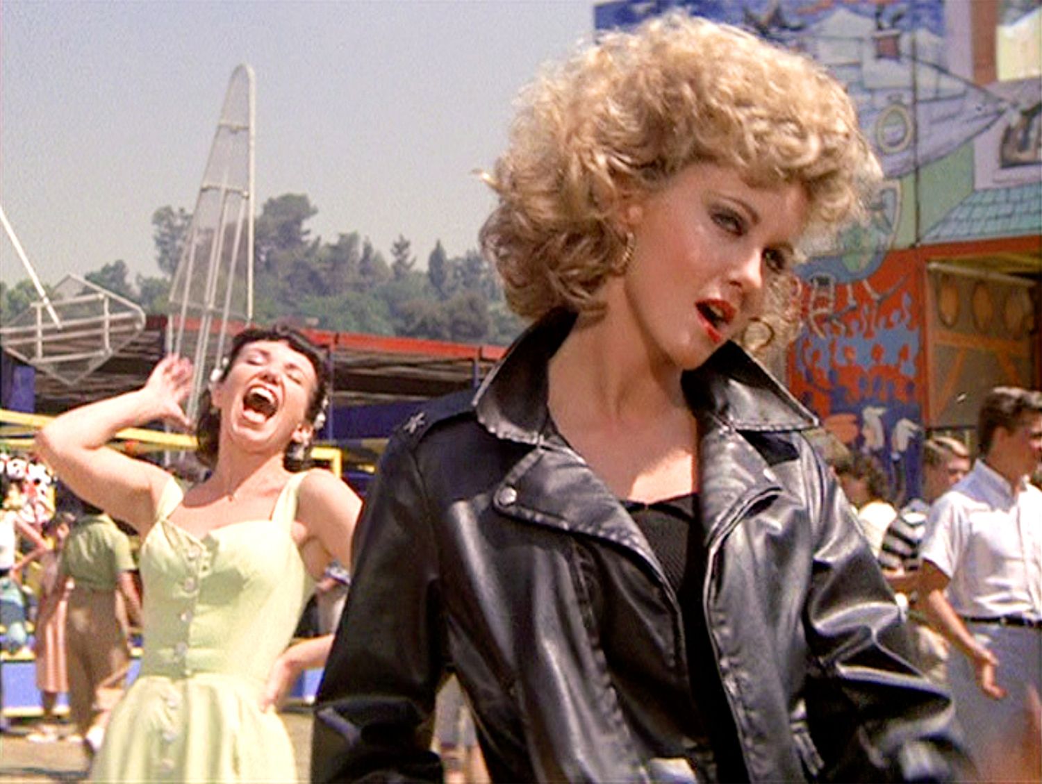 https://hips.hearstapps.com/hmg-prod/images/grease-outfit1-1612169319.jpg