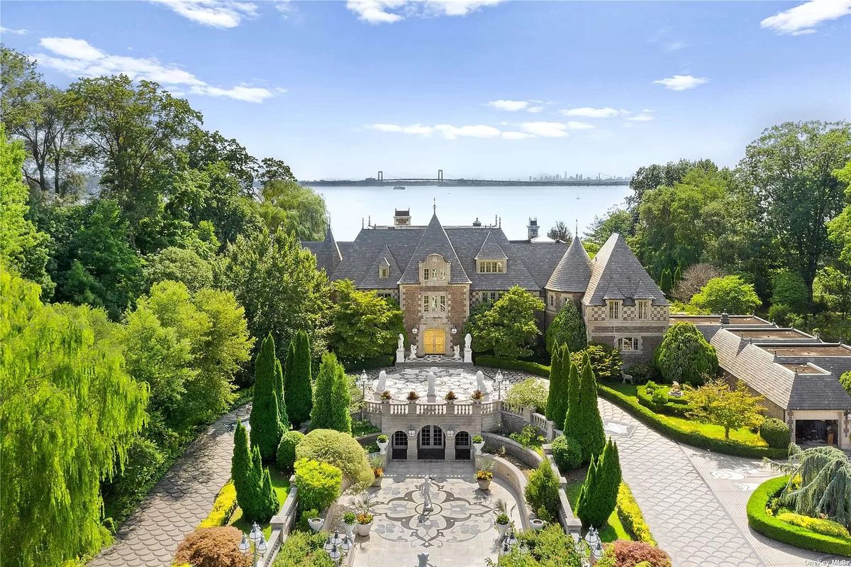 A GatsbyEsque Mansion on Long Island Just Hit the Market for 55