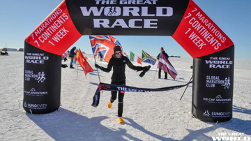 vrouw finisht de antartica etappe van the great world race