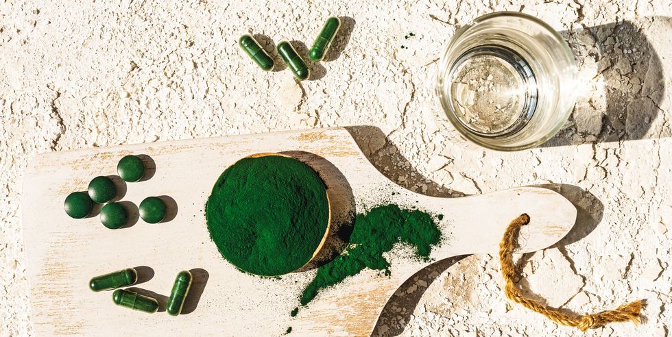 green algae powder, pills and capsules