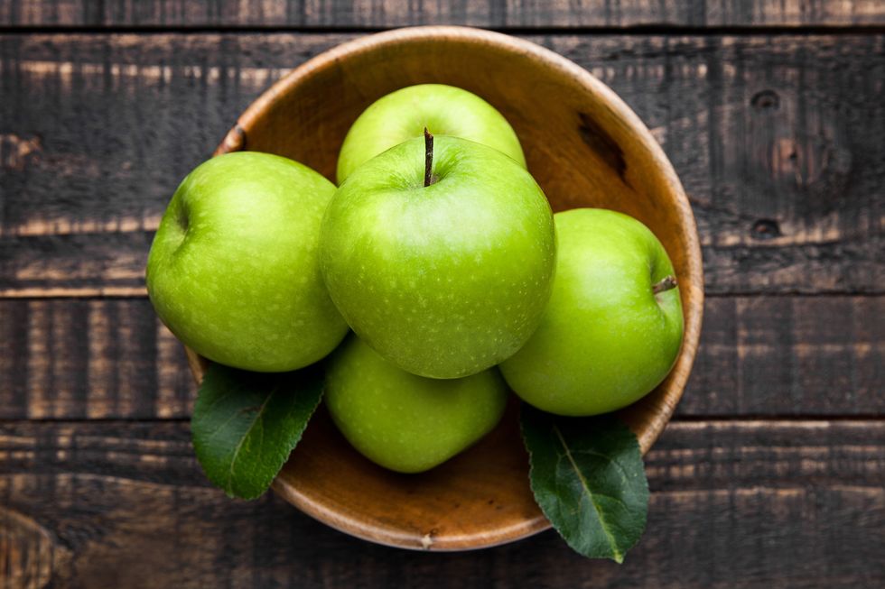 Calories in 1 large Golden Delicious Apples and Nutrition Facts