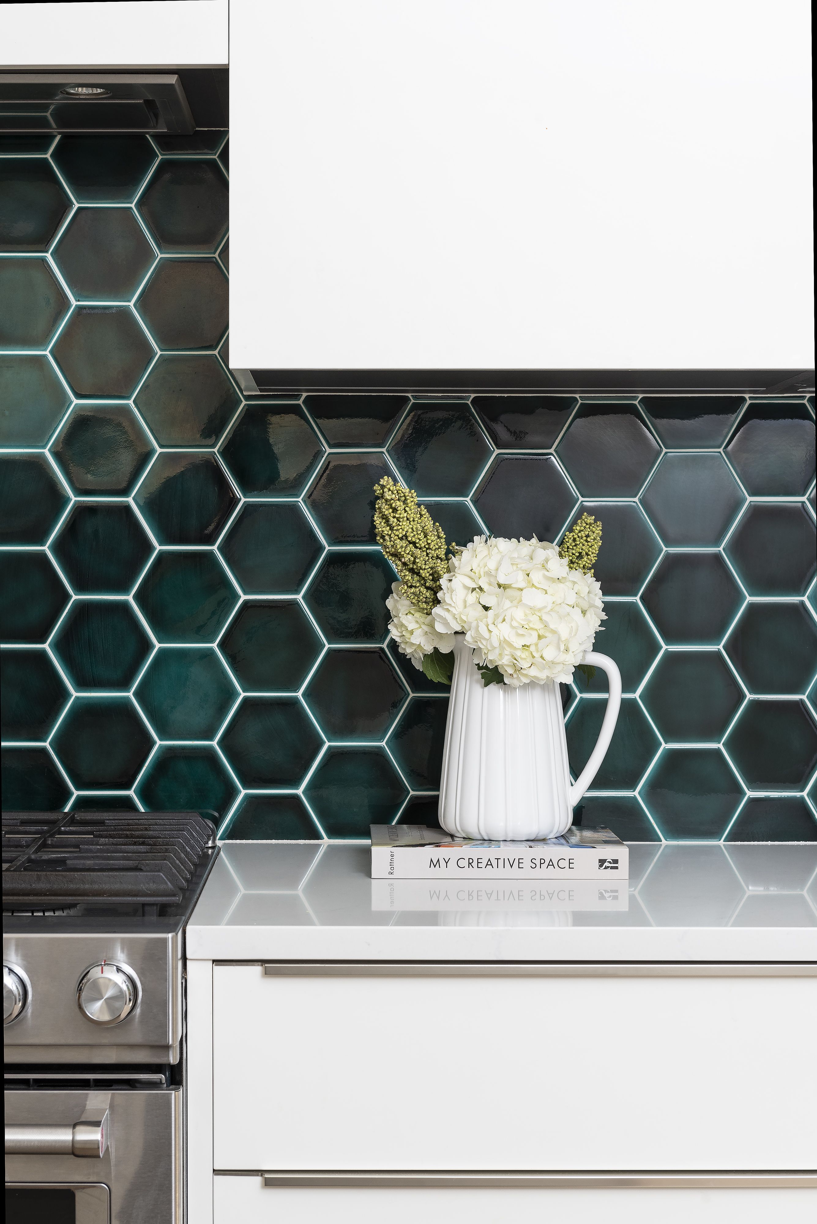 16 Green Kitchen Ideas: our Favorite Kitchen Color! • The Budget Decorator  in 2023