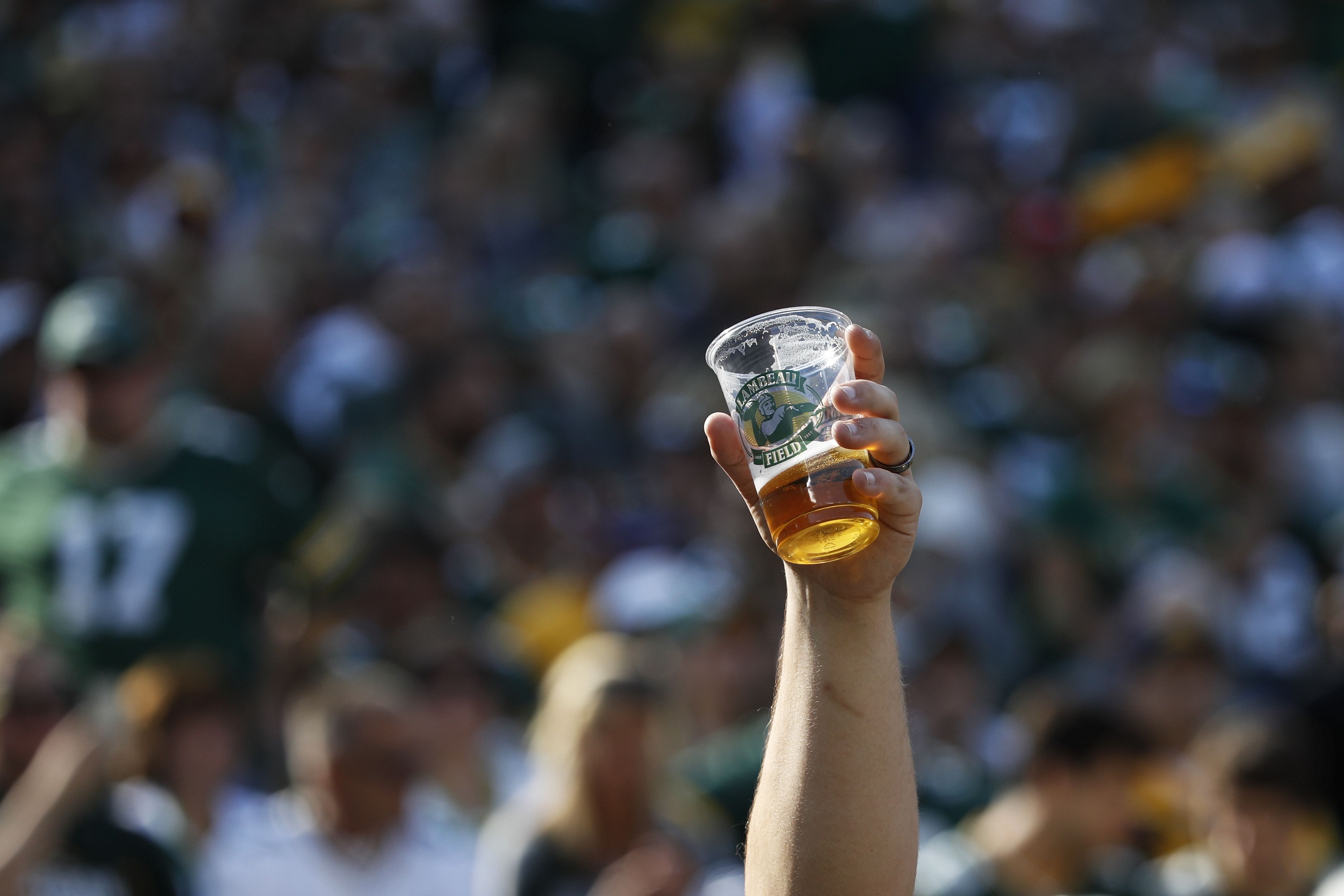 Arizona Cardinals do fans a solid, charge lower prices for beer at games