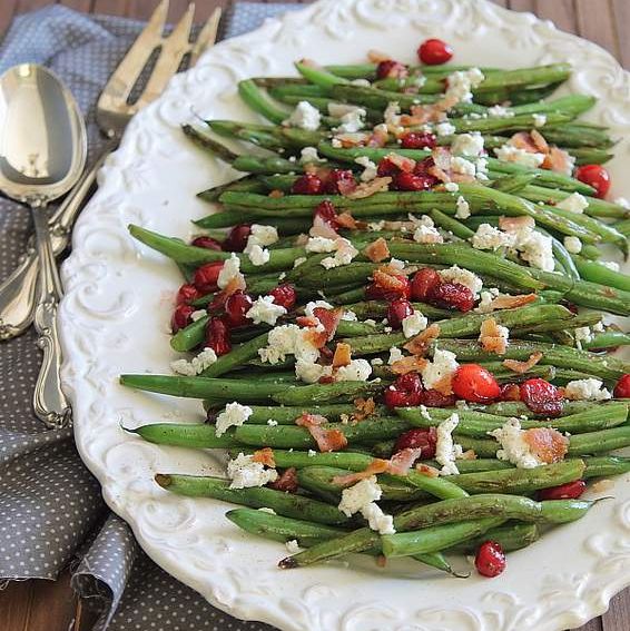 healthy thanksgiving sides green beans with cranberries, bacon and goat cheese