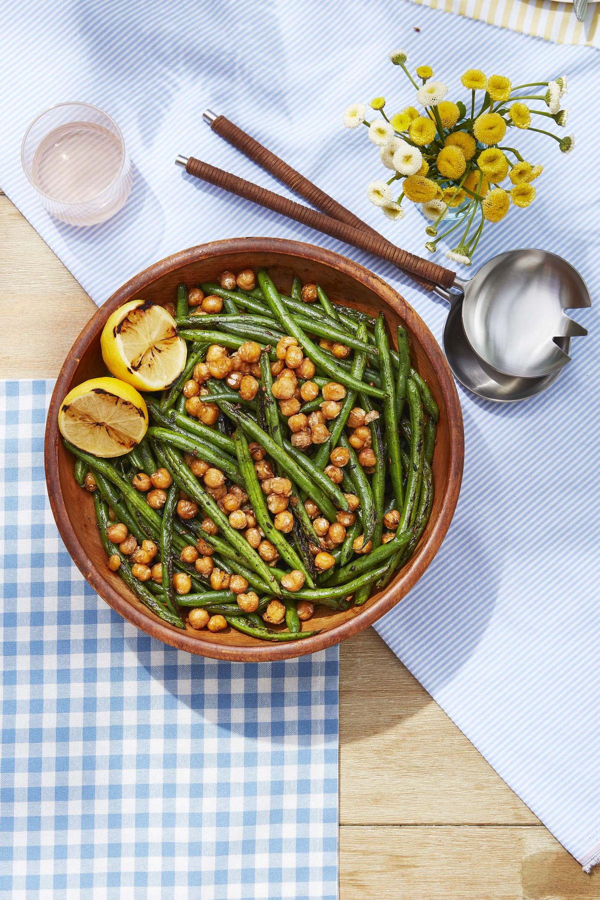 green beans with crispy chickpeas