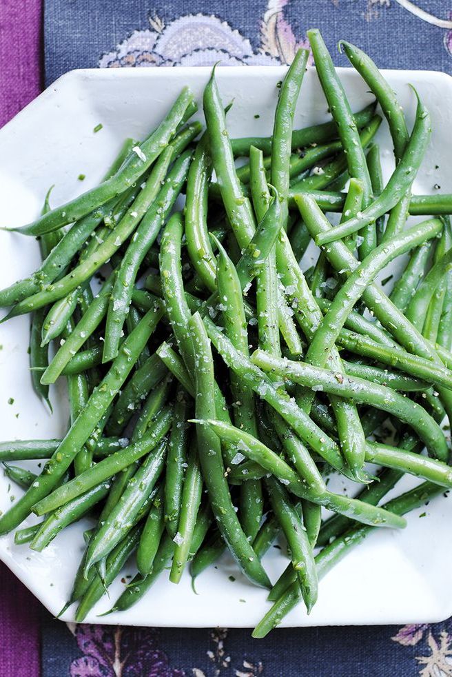 String Beans with Garlic and Oil - Skinnytaste