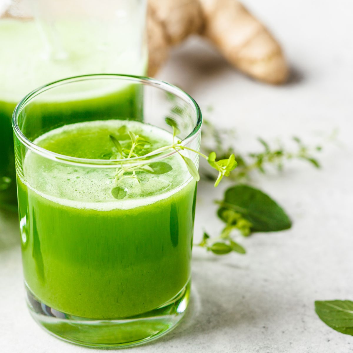 10 Day Green Smoothie Cleanse For Weight Loss: Sip Up, Slim Down