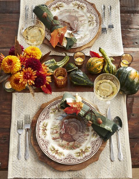 turkey plate with diy napkin ring and leaf place card
