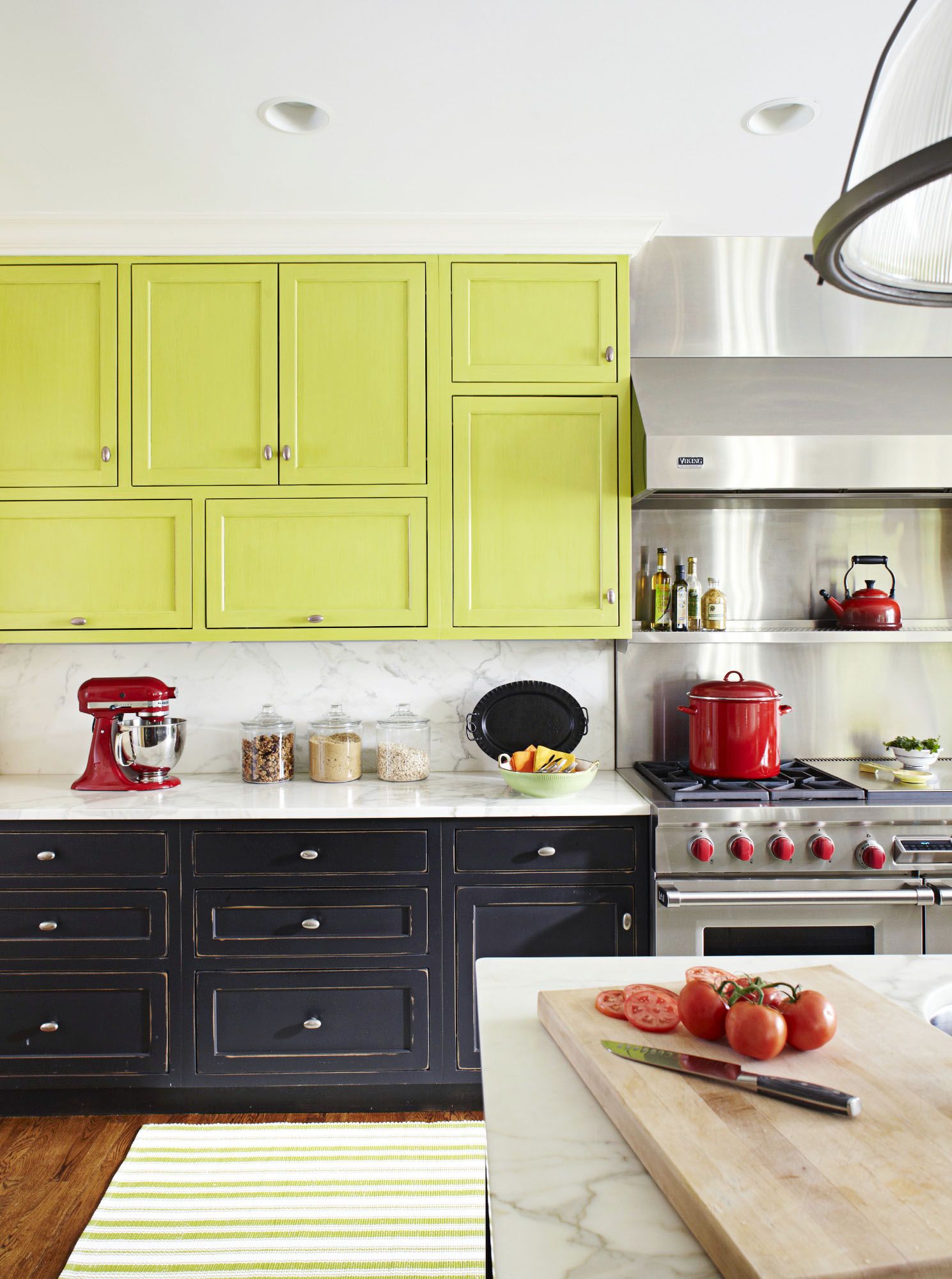 18 Best Green Kitchen Cabinet Ideas - Light And Dark Green Kitchen Cabinet  Paint Colors