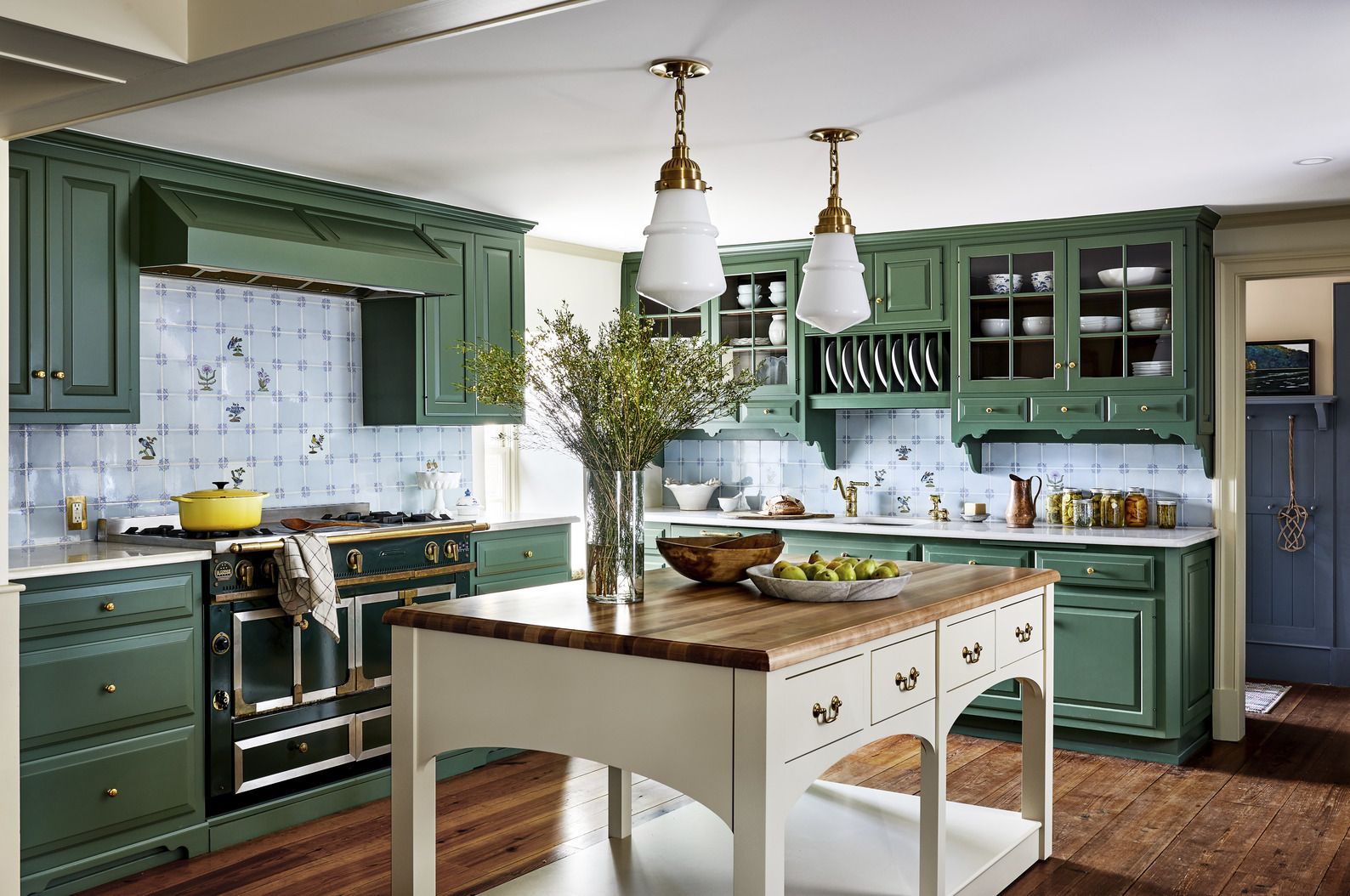 14 Green Kitchen Cabinet Ideas 2023 - Top Green Paint Colors For Kitchens
