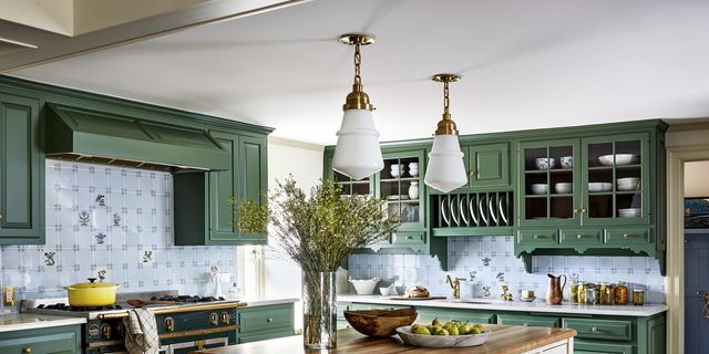 kitchen with mint green accents - Google Search  Sage green kitchen, Green  kitchen, Green kitchen accessories