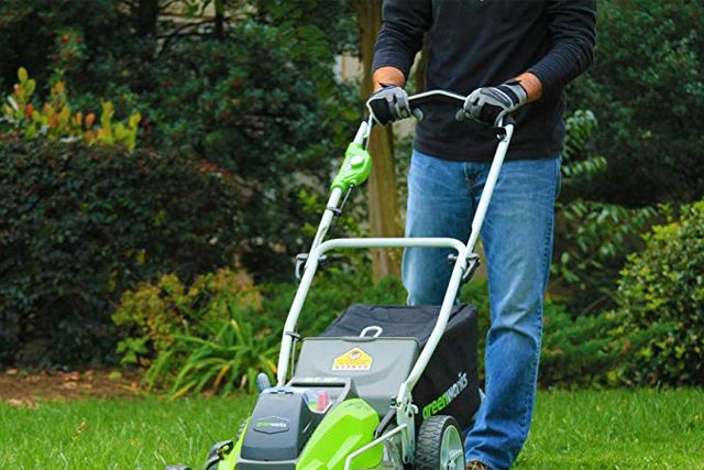 Battery Reel Mower, 16-Inch 40-Volt Lithium-Ion Cordless Push Reel Mower  Kit, 2.0 AH Battery and Charger Included