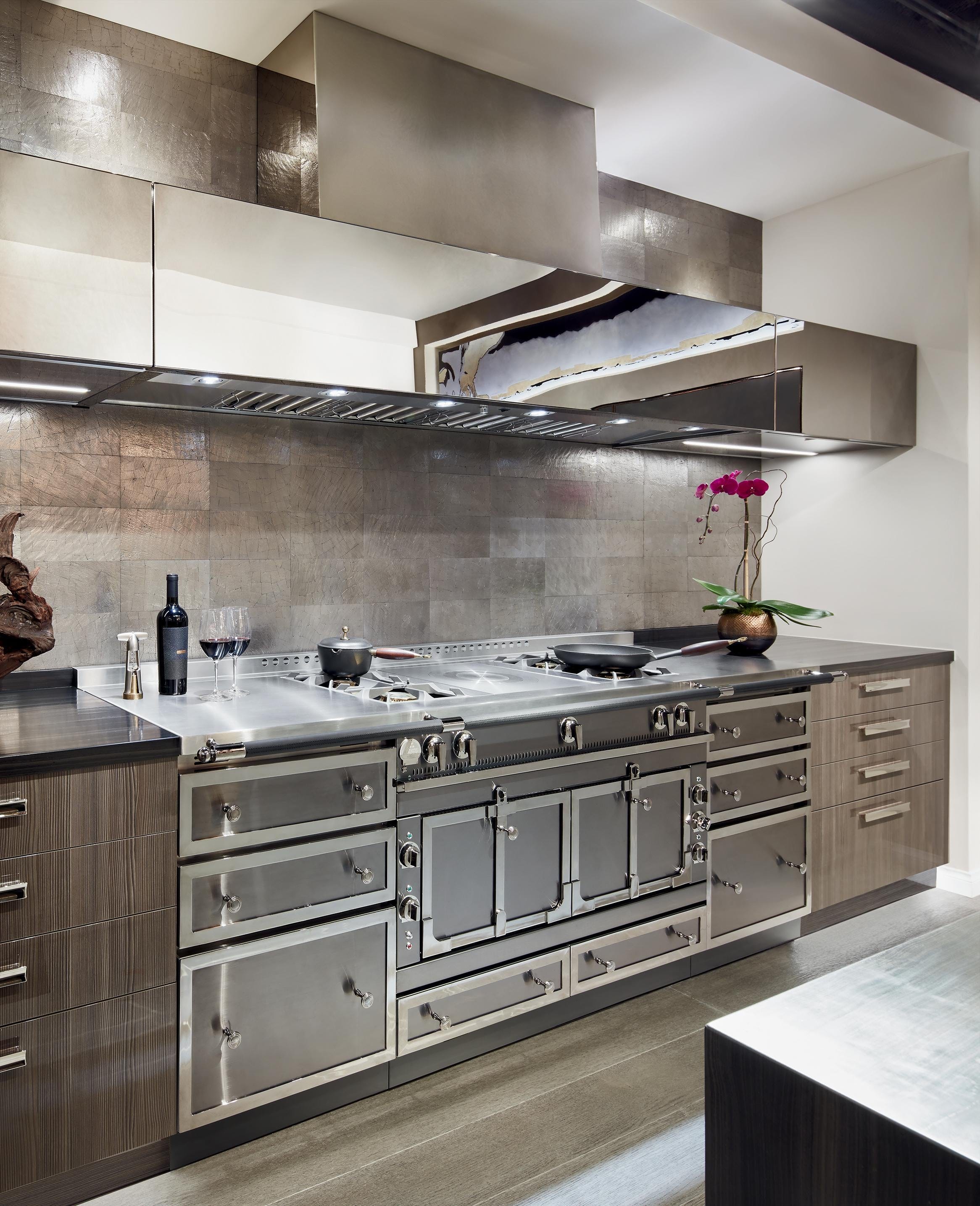 33 Sophisticated Gray Kitchen Ideas Chic Gray Kitchens