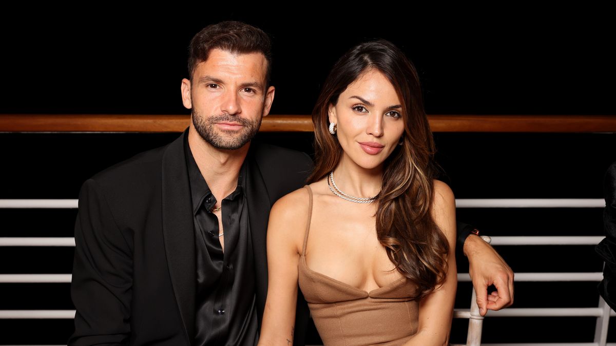 anteprima per Jen | Eiza Gonzalez | Telefonando | ELLE