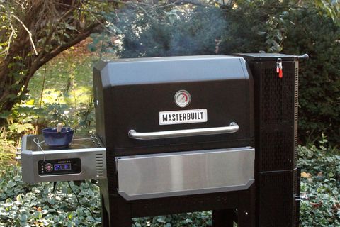 masterbuilt gravity series 1050 digital charcoal grill and smoker
