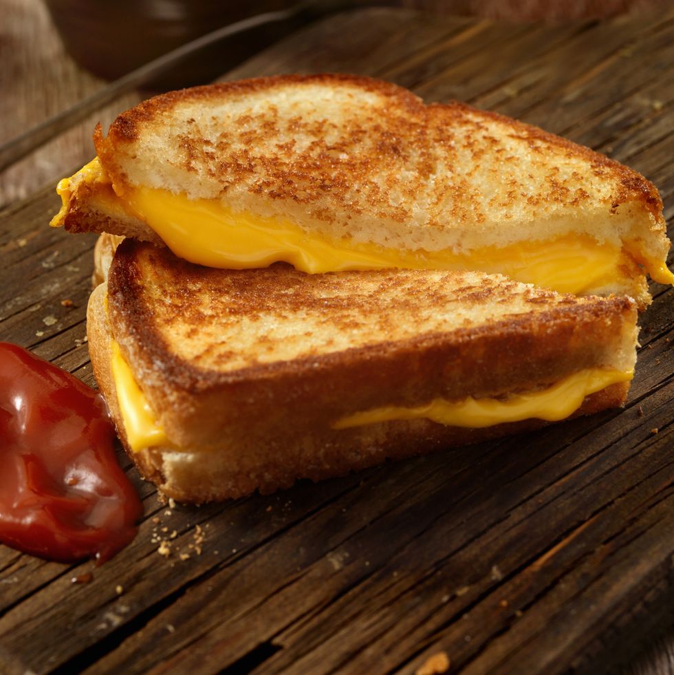 grilled cheese sandwich with tomato soup