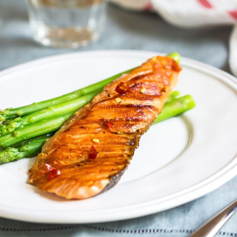 grilled chilli salmon with steamed asparagus