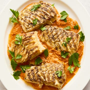 bacalao a la plancha con salsa romesco