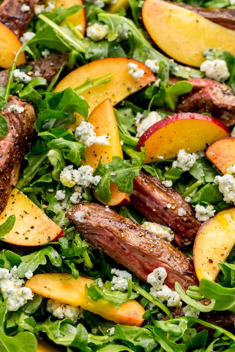 arugula steak salad with peaches and blue cheese