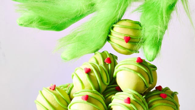 grinchy christmas cake bites