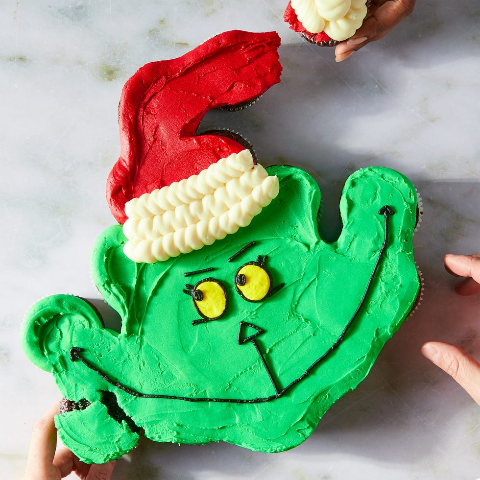 pull apart cupcakes decorated like the grinch