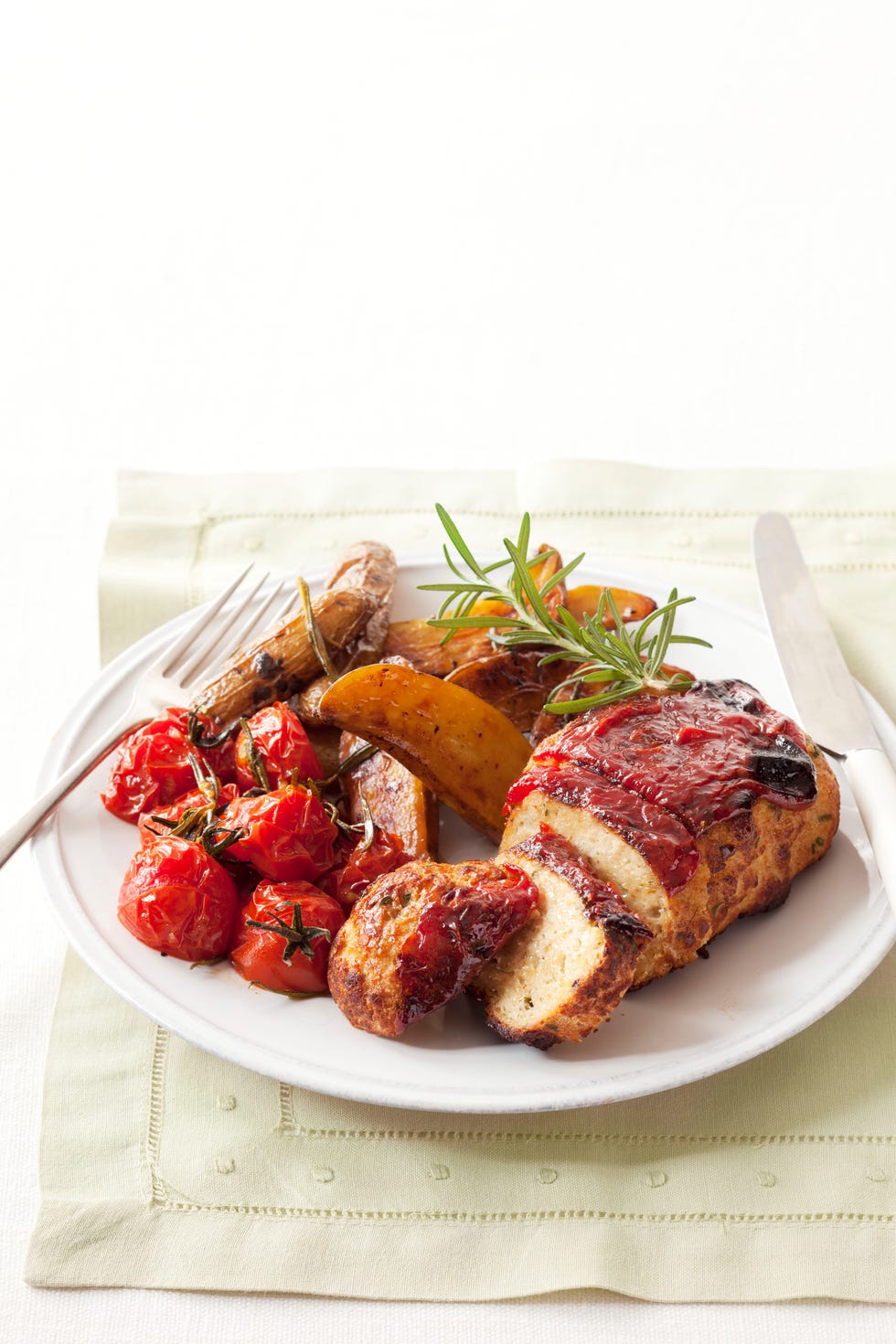 mini meatloaves with veggies