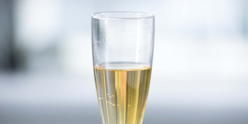 Water, Glass, Drink, Champagne stemware, Drinkware, Champagne cocktail, Champagne, Beer glass, Alcoholic beverage, Highball glass, 